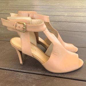 Nine West Peep Toe Sandals‼️